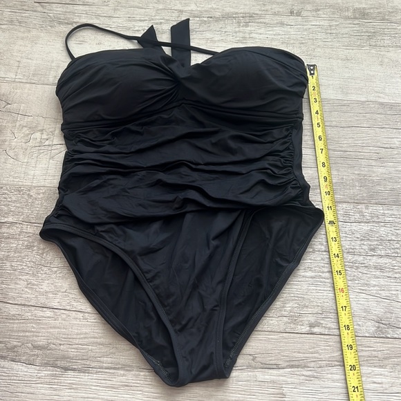 La Blanca Island Goddess Bandeau One-Piece Ruched Swim Suit Size 14 coStrapless - Picture 7 of 14